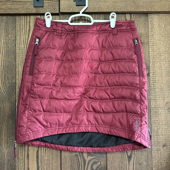 SKHOOP Short Down Skirt - Picture 2 of 10